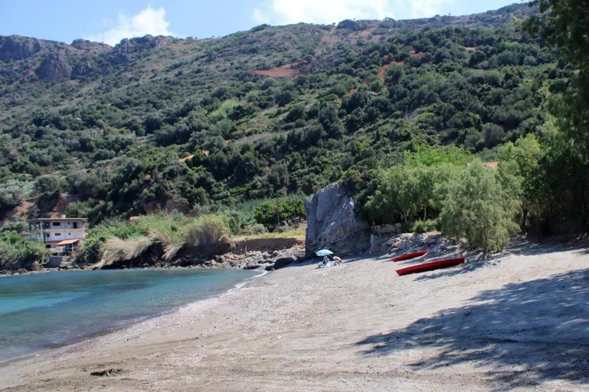 House Just On The Beach -Included 2 Canoe, 2 Bicycles Ravdhoúkha Exterior foto
